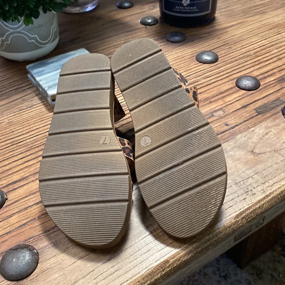 Cheetah sandals - Picture 2 of 2